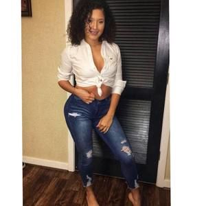 Meet your Posher, Roxanne